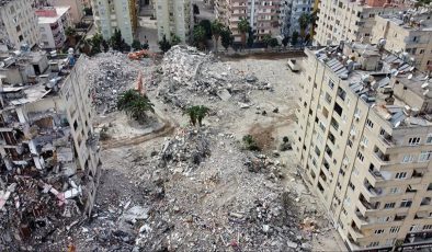 42 kişiye mezar olan apartman nehir kumundan