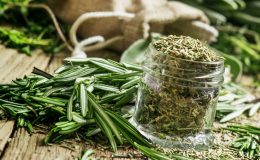 Biberiye suyu faydaları neler, biberiye suyu saça iyi gelir mi?