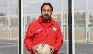 Tüm liglerde şampiyon oldu ama futboldan kopamıyor: İbrahim Öztürk!