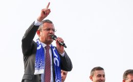 Özel’den bağımsız adaya ‘çekil’ çağrısı: Eğer bu partiye gönül verdiysen…