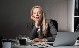 Tükenmişlik sendromu depresyon mu? Tükenmişlik sendromu ile baş etmenin yolları…