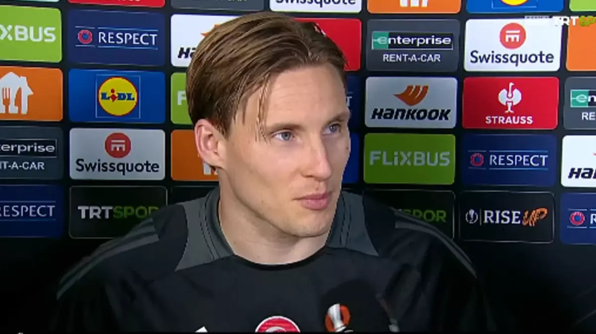 Svensson’dan yıllardır ülkemizde oynayan futbolcuları utandıracak hareket