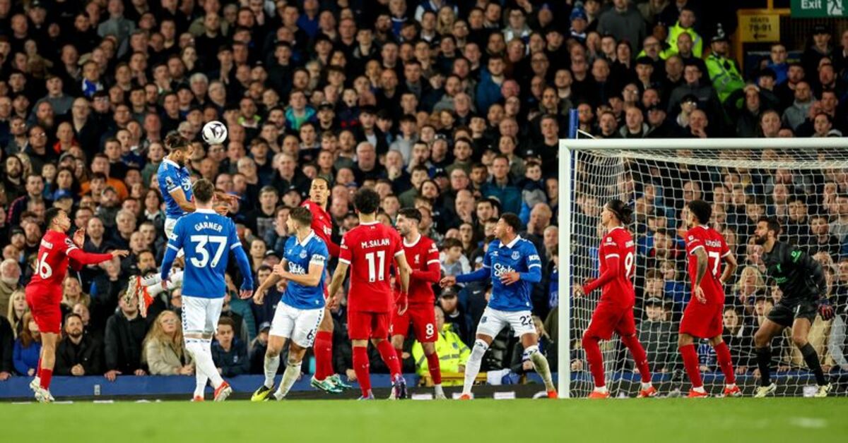Everton-Liverpool derbisi ertelendi!