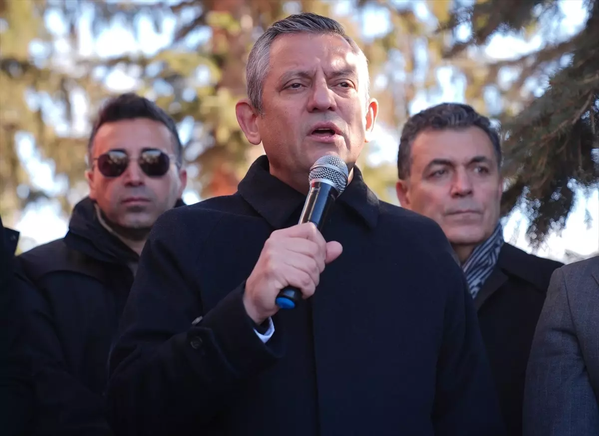 CHP Genel Başkanı Özgür Özel, Kars’ta Ziyaretlerde Bulundu