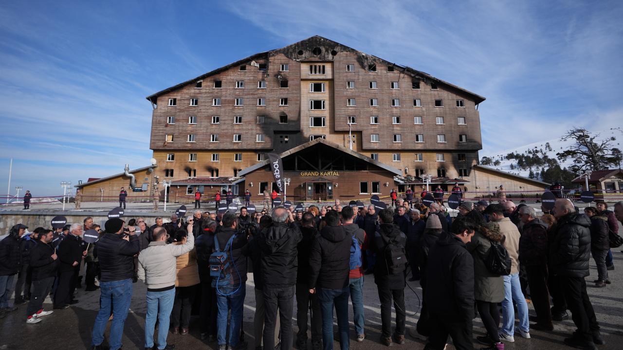 Kartalkaya’daki yangın faciasında hayatını kaybedenler anıldı