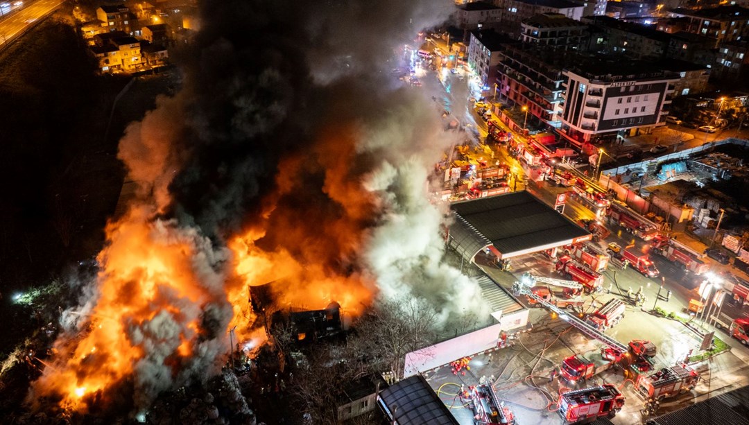 Avcılar’da geri dönüşüm tesisinde yangın: 6 saatte söndürüldü