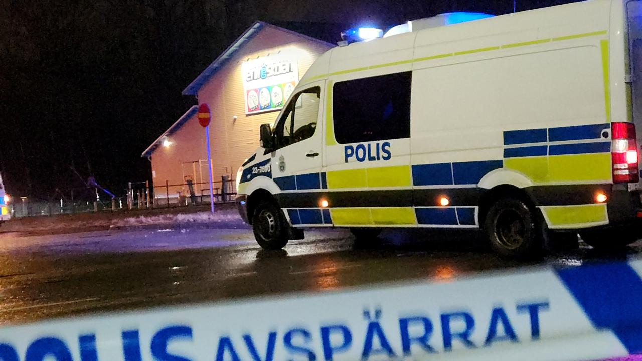 İsveç’te okula yapılan silahlı saldırıda yaklaşık 10 kişi öldü