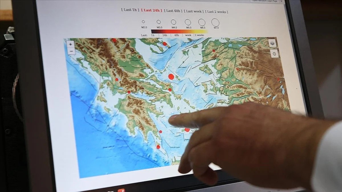 Prof. Dr. Pampal: Ege’deki depremler, volkanik patlamanın habercisi