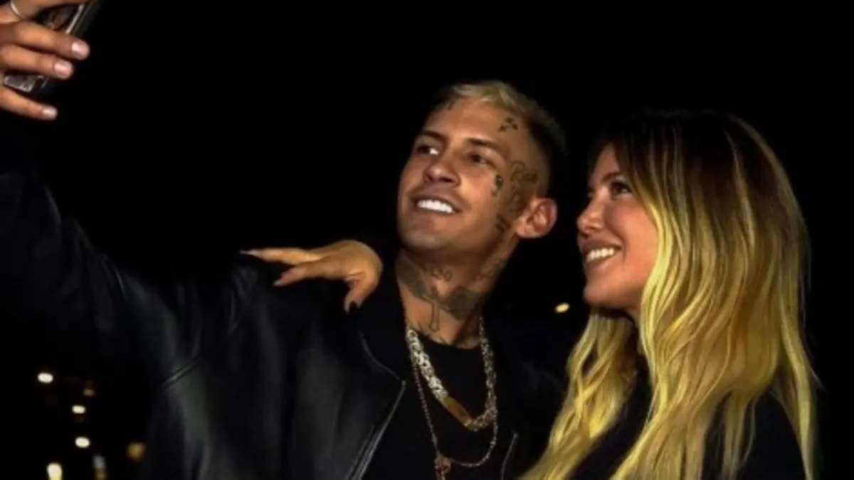 Wanda Nara çıtır aşkı L-gante ile evde sarmaş dolaş… Yorumlar havada uçuştu!